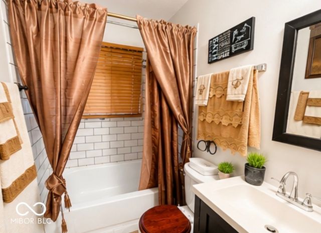 7318 E 34th Place, Indianapolis, IN 46226