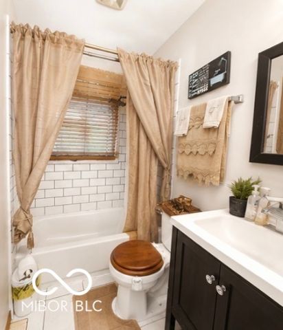 7318 E 34th Place, Indianapolis, IN 46226