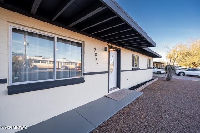 7042 E Calle Ileo, Tucson, AZ 85710