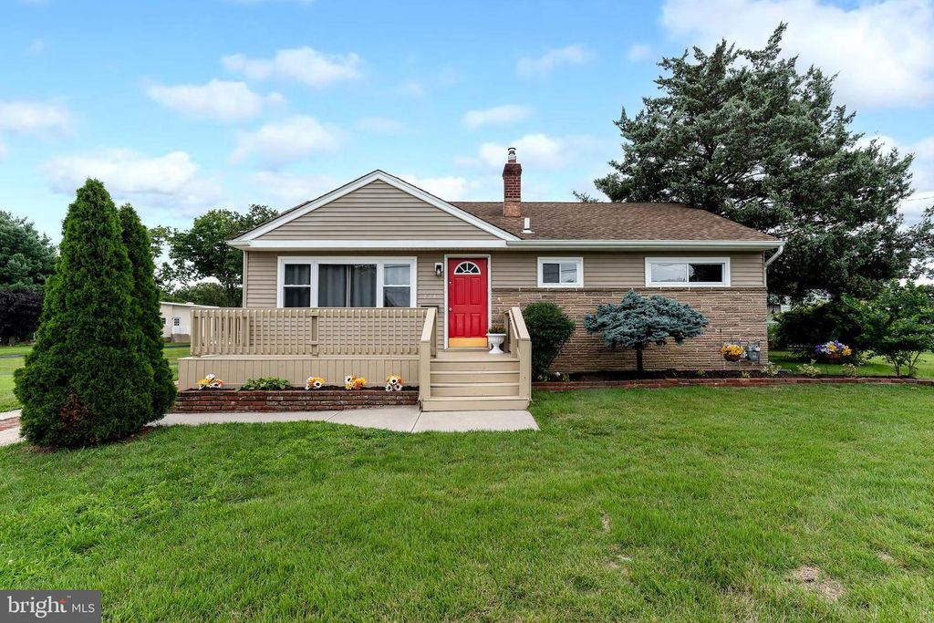 228 BALDWIN RD, Glassboro, NJ 08028