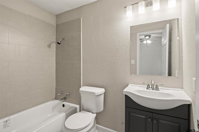 903 Hester, Arlington, TX 76011