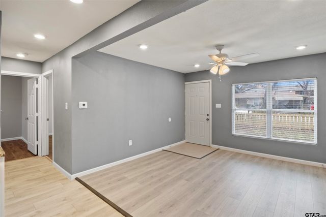 903 Hester, Arlington, TX 76011