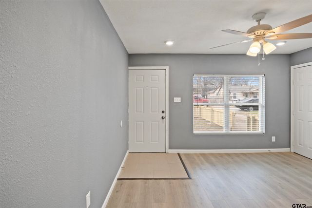 903 Hester, Arlington, TX 76011