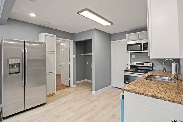 903 Hester, Arlington, TX 76011