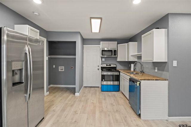 903 Hester, Arlington, TX 76011
