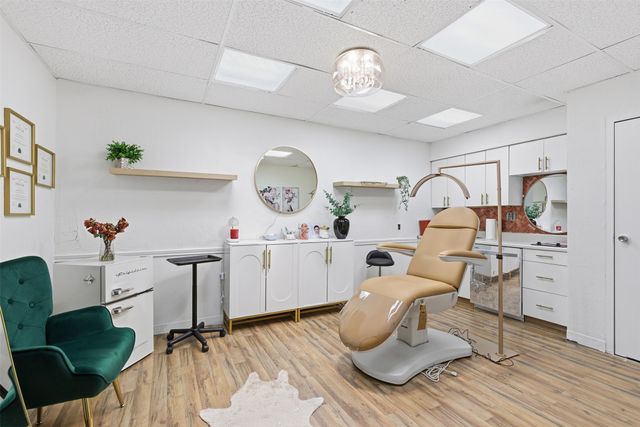 738 W Davis Street, Dallas, TX 75208