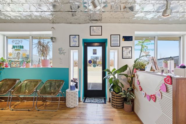 738 W Davis Street, Dallas, TX 75208