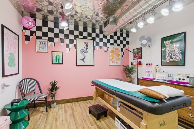 738 W Davis Street, Dallas, TX 75208