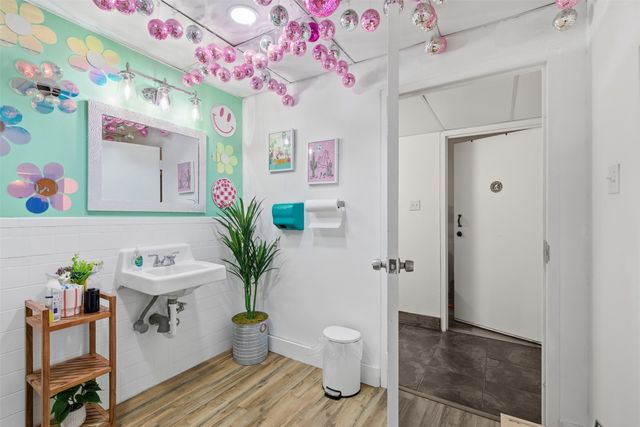 738 W Davis Street, Dallas, TX 75208