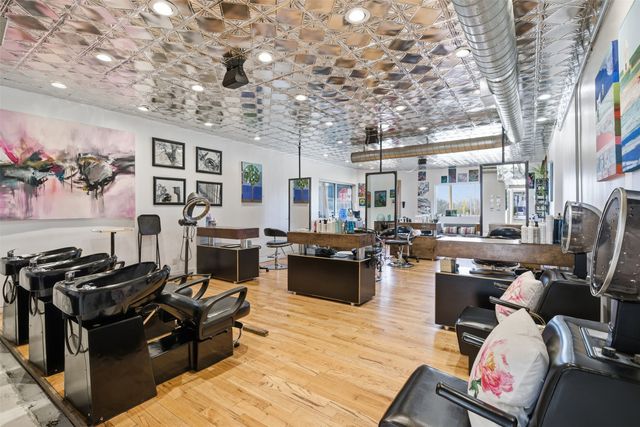 738 W Davis Street, Dallas, TX 75208