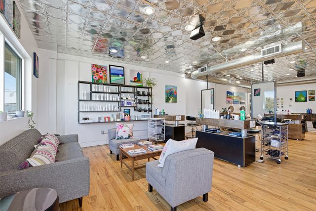 738 W Davis Street, Dallas, TX 75208