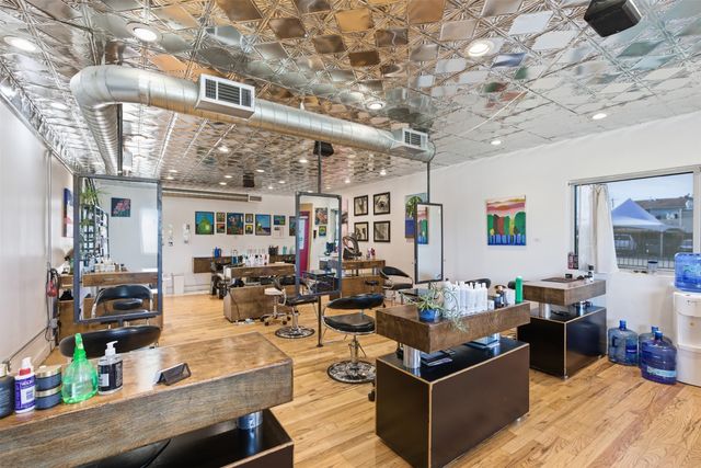 738 W Davis Street, Dallas, TX 75208