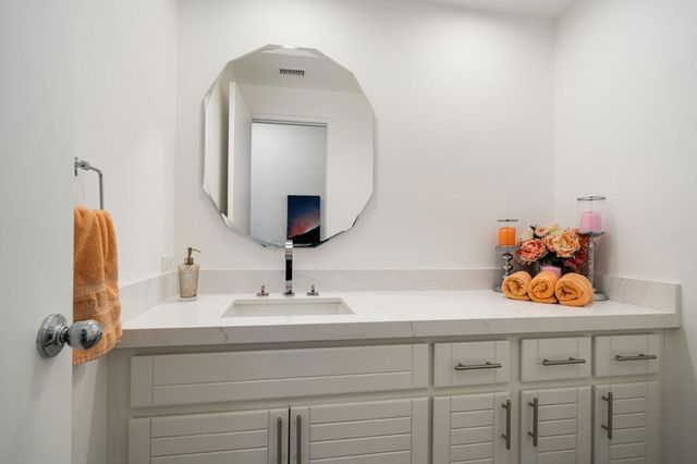 54857 Inverness Way, La Quinta, CA 92253