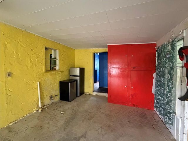 512 W 4th Street E, Weslaco, TX 78596