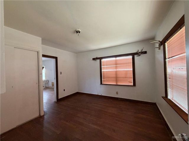 512 W 4th Street E, Weslaco, TX 78596
