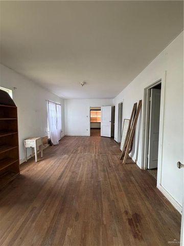 512 W 4th Street E, Weslaco, TX 78596