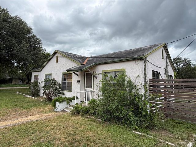 512 W 4th Street E, Weslaco, TX 78596