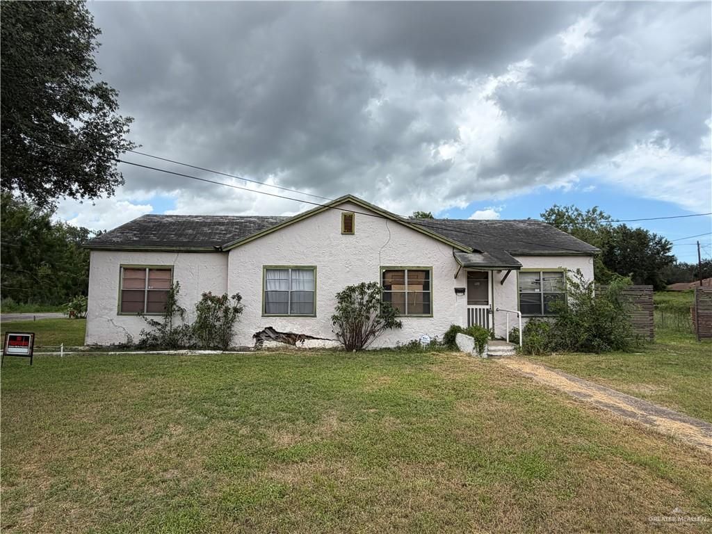 512 W 4th Street E, Weslaco, TX 78596