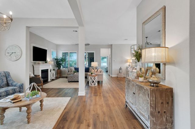 121 Monterey Oak TRL, Georgetown, TX 78628