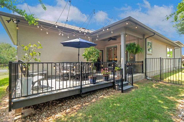 121 Monterey Oak TRL, Georgetown, TX 78628