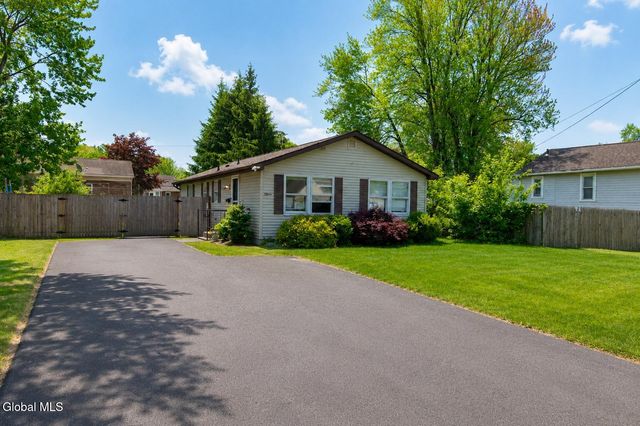 15 Maryland Avenue, Colonie, NY 12205