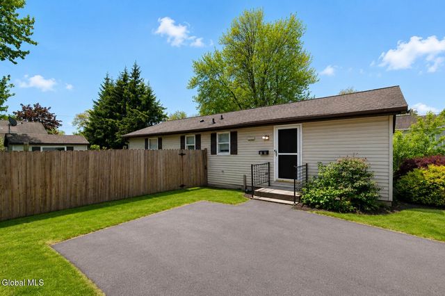 15 Maryland Avenue, Colonie, NY 12205