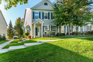 749 Cobblestone Way, Shakopee, MN 55379