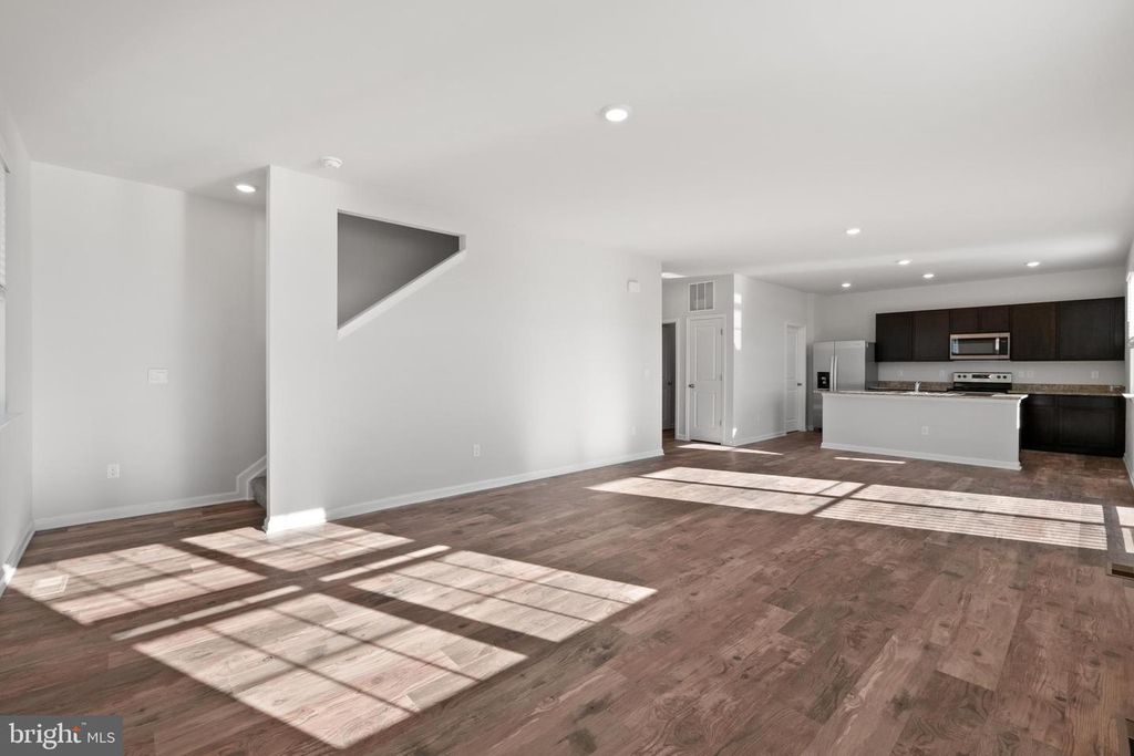 Image 6 of property listing at 804 SPIKERESH WAY, Joppa, MD 21085