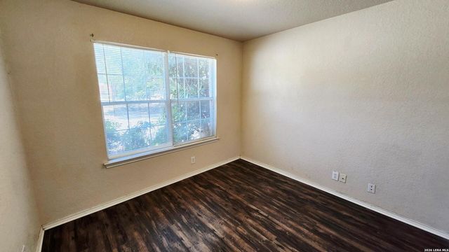 8015 Thicket Pass, San Antonio, TX 78254