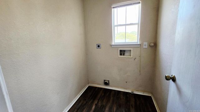 8015 Thicket Pass, San Antonio, TX 78254