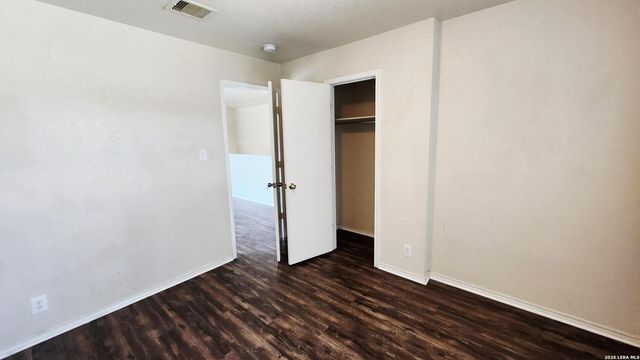 8015 Thicket Pass, San Antonio, TX 78254