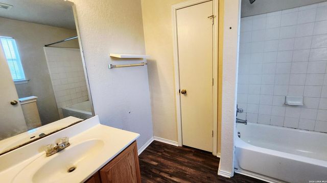 8015 Thicket Pass, San Antonio, TX 78254