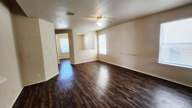 8015 Thicket Pass, San Antonio, TX 78254