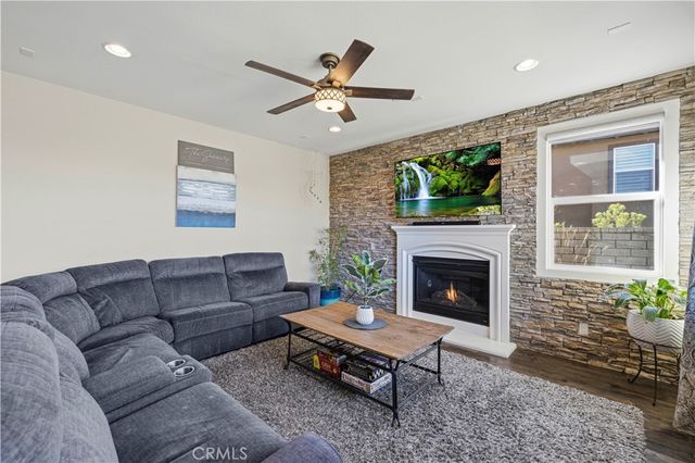 28417 Steel, Valencia, CA 91354