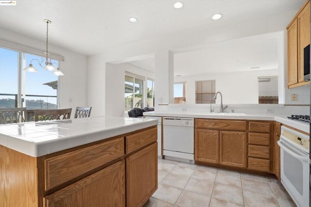 6857 Sunriver Ln, Vallejo, CA 94591