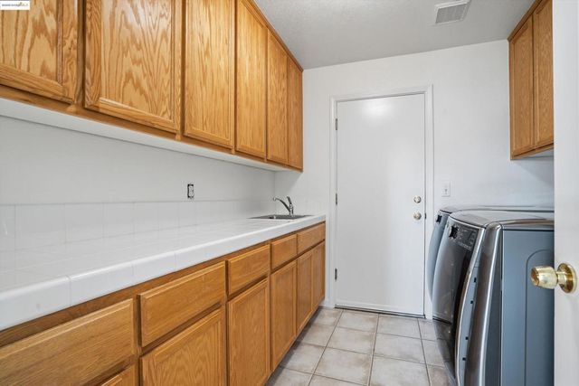 6857 Sunriver Ln, Vallejo, CA 94591