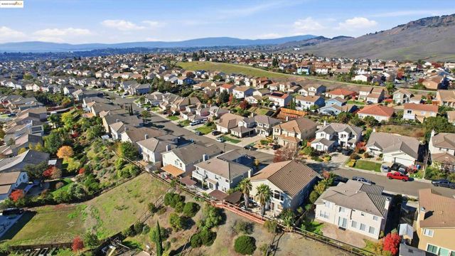 6857 Sunriver Ln, Vallejo, CA 94591