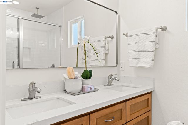 667 Gleneagle Ave, Hayward, CA 94544