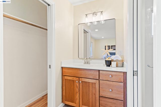 667 Gleneagle Ave, Hayward, CA 94544