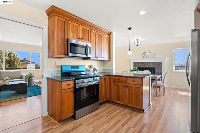 667 Gleneagle Ave, Hayward, CA 94544