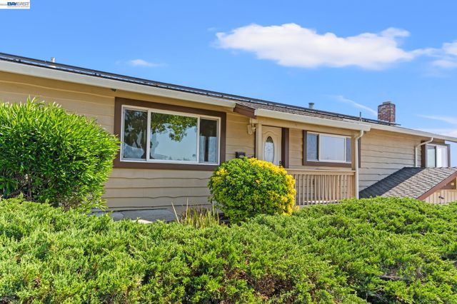 667 Gleneagle Ave, Hayward, CA 94544