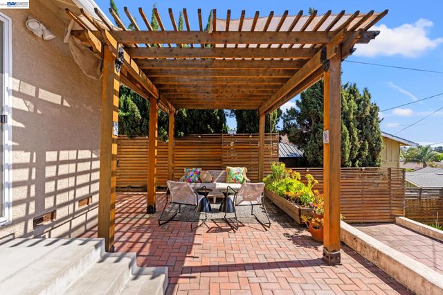 667 Gleneagle Ave, Hayward, CA 94544