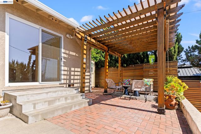 667 Gleneagle Ave, Hayward, CA 94544