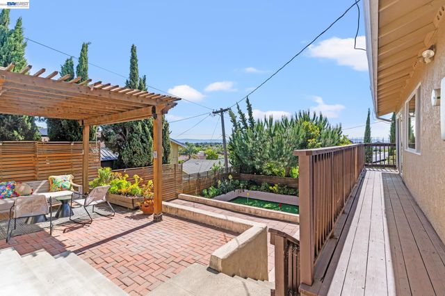 667 Gleneagle Ave, Hayward, CA 94544