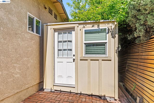667 Gleneagle Ave, Hayward, CA 94544