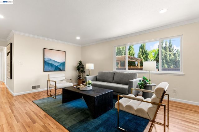 667 Gleneagle Ave, Hayward, CA 94544