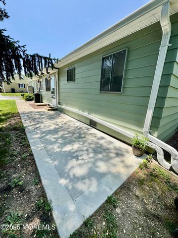 19 Mallard Street B, Manchester, NJ 08759