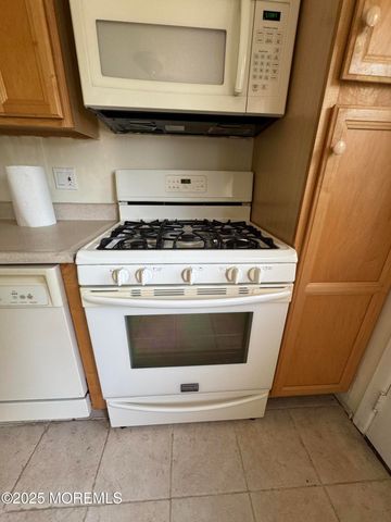19 Mallard Street B, Manchester, NJ 08759