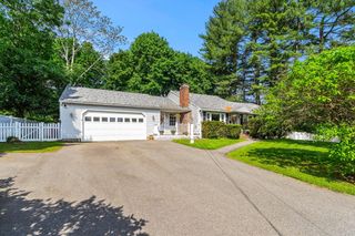 21 Guild St, Lowell, MA 01852