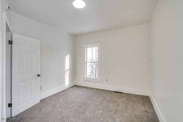 155 W Walnut Street, Wadsworth, OH 44281